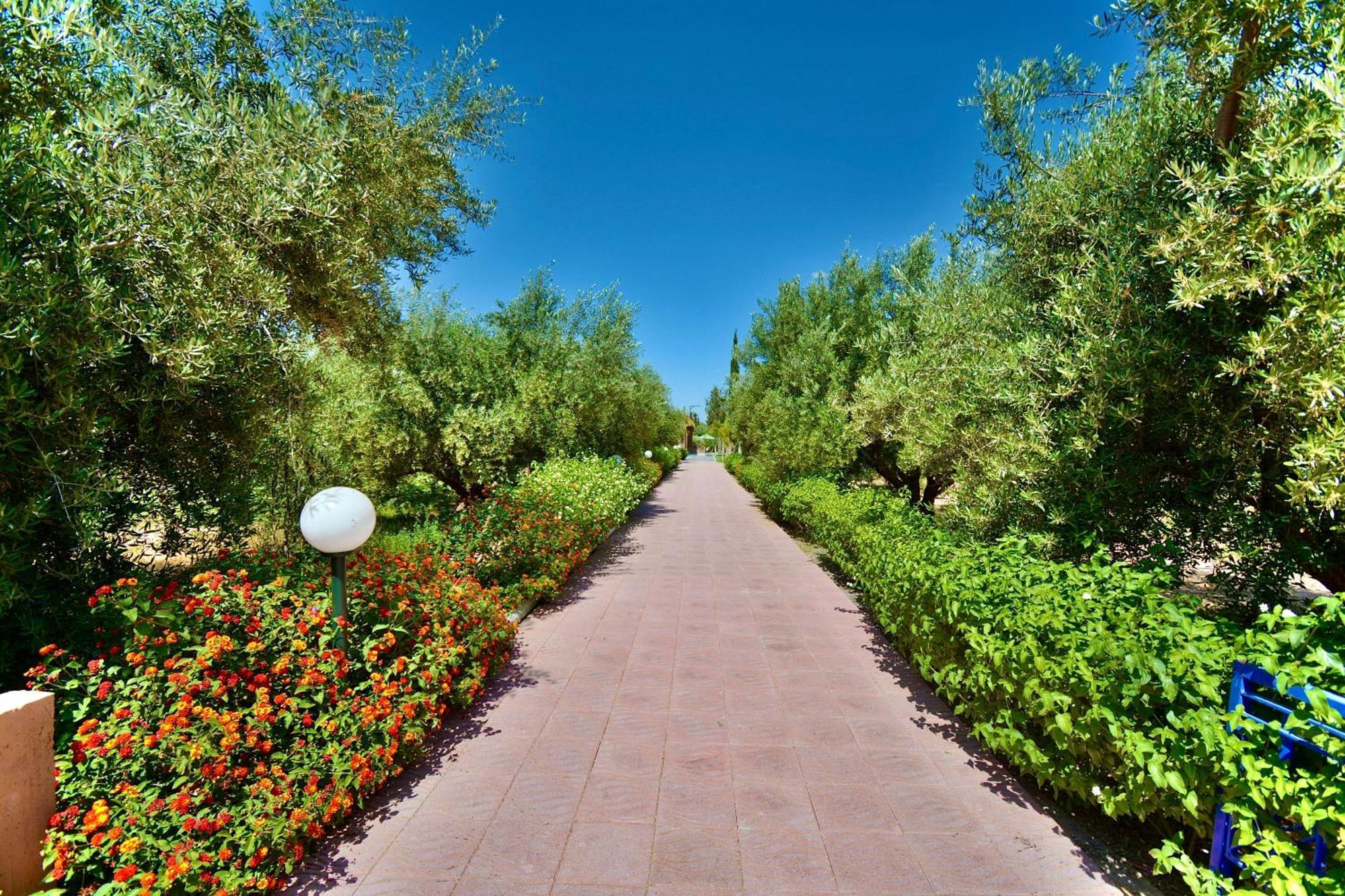 Ferme De Vacances Avec Une Grande Villa A Marrakech มาร์ราเกช ภายนอก รูปภาพ